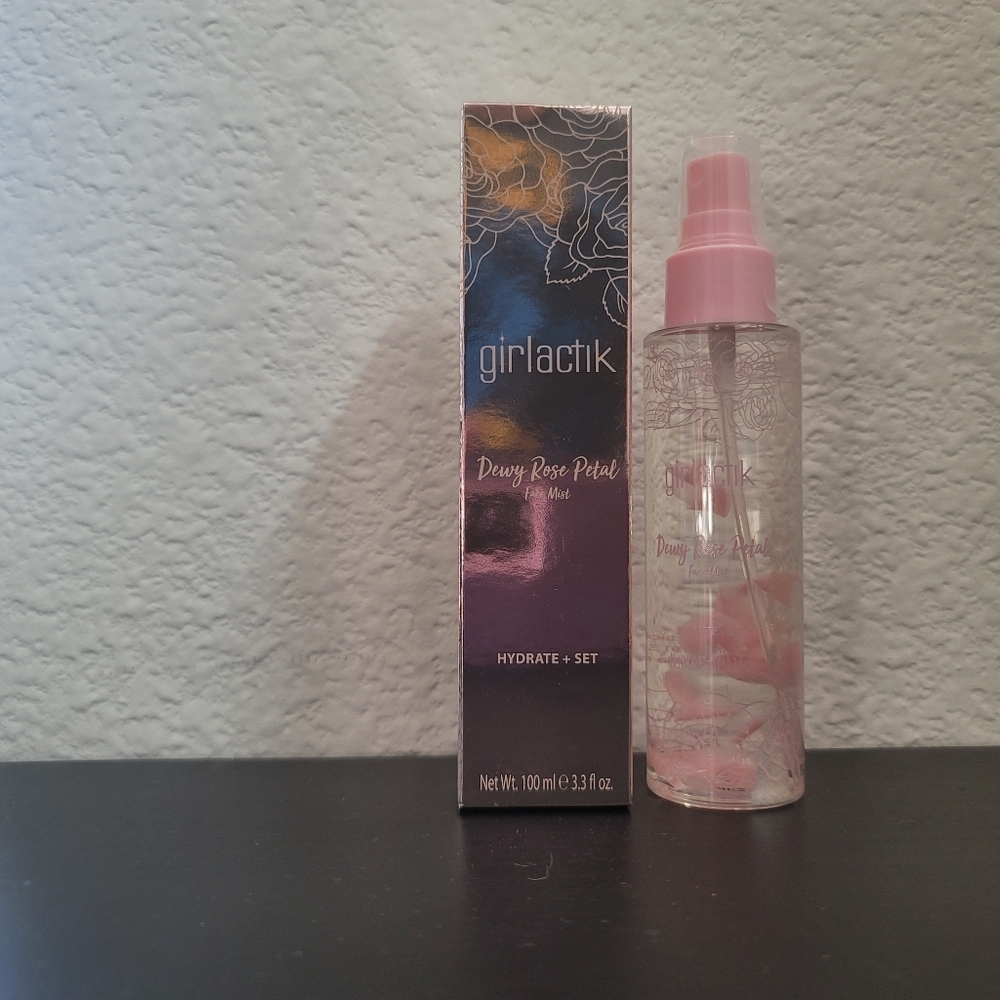 Girlactik Dewy Rose Petal Setting Mist